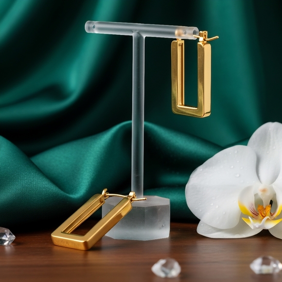 🆕️Dainty Gold Rectangle Drop Earrings - 18K Plated 316L Minimalist Chic 💫 - Picture 10 of 12